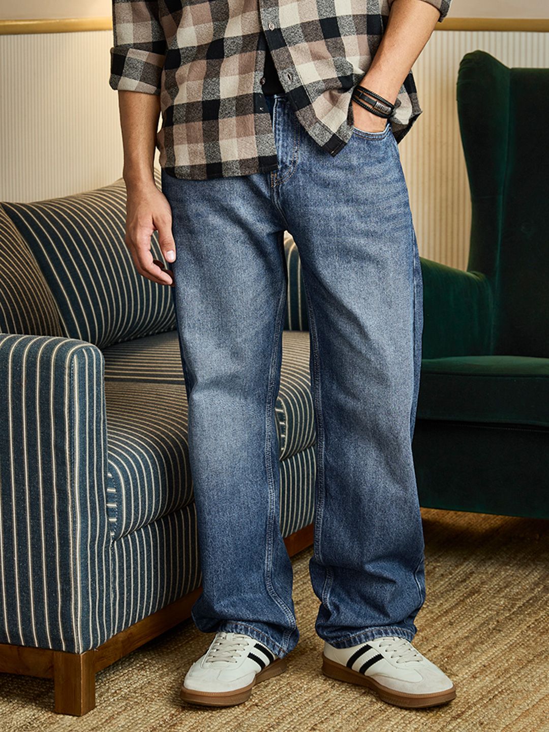 Men Blue Mid-Rise Straight Fit Jeans